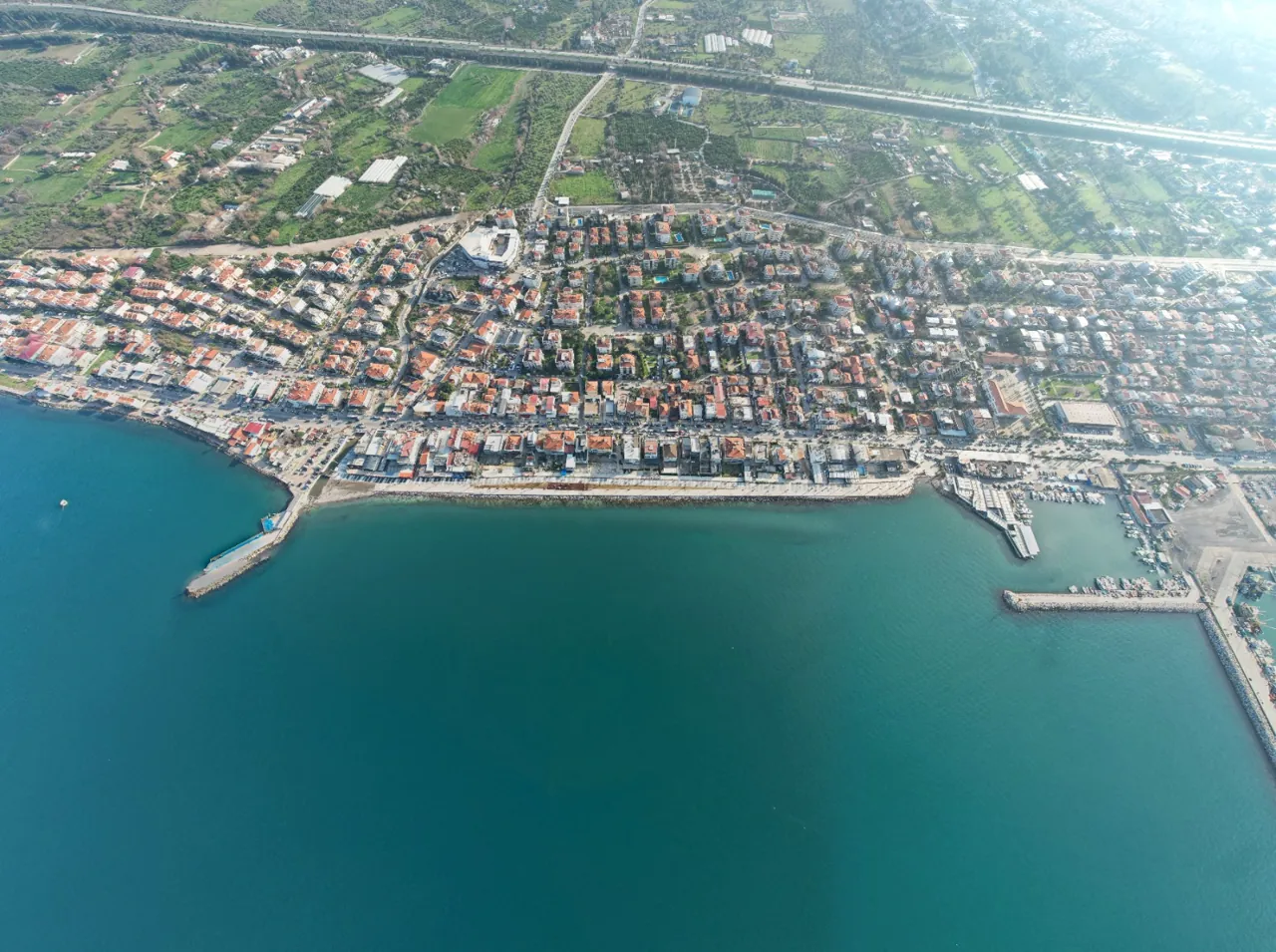 Güzelbahçe kıyısının havadan görünümü